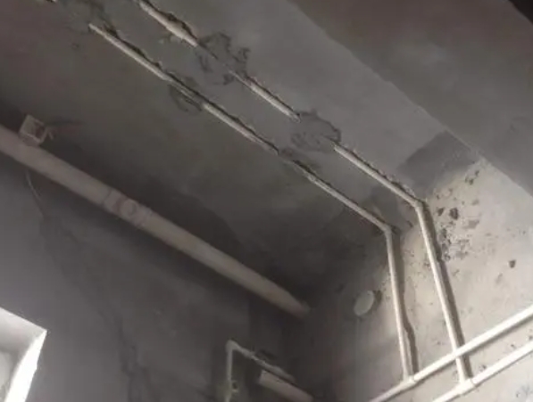 建水卫生间漏水维修公司分享下卫生间地漏渗漏维修方案。